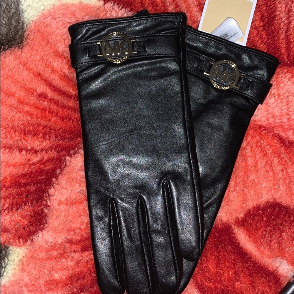 Brand new Michael Kors' tech leather gloves